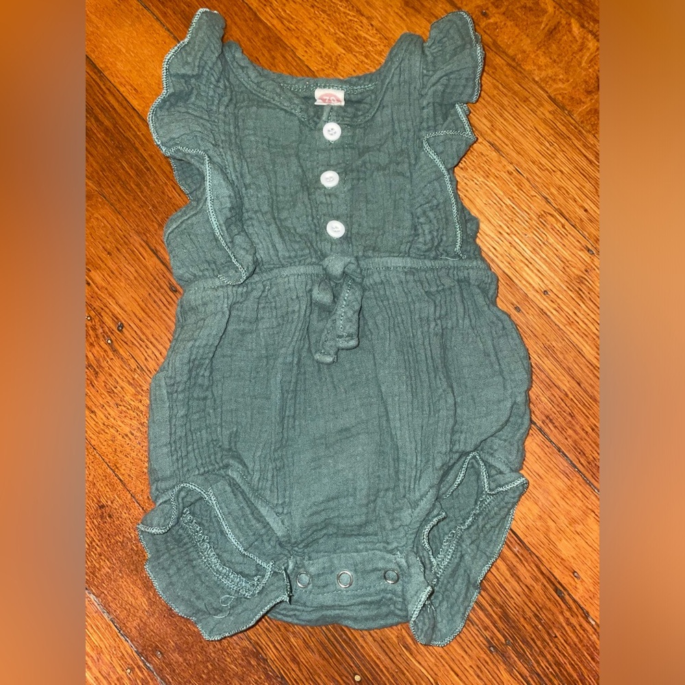 Earthy Green sleeveless ruffle bubble girly frilly ￼ perfect for pictures